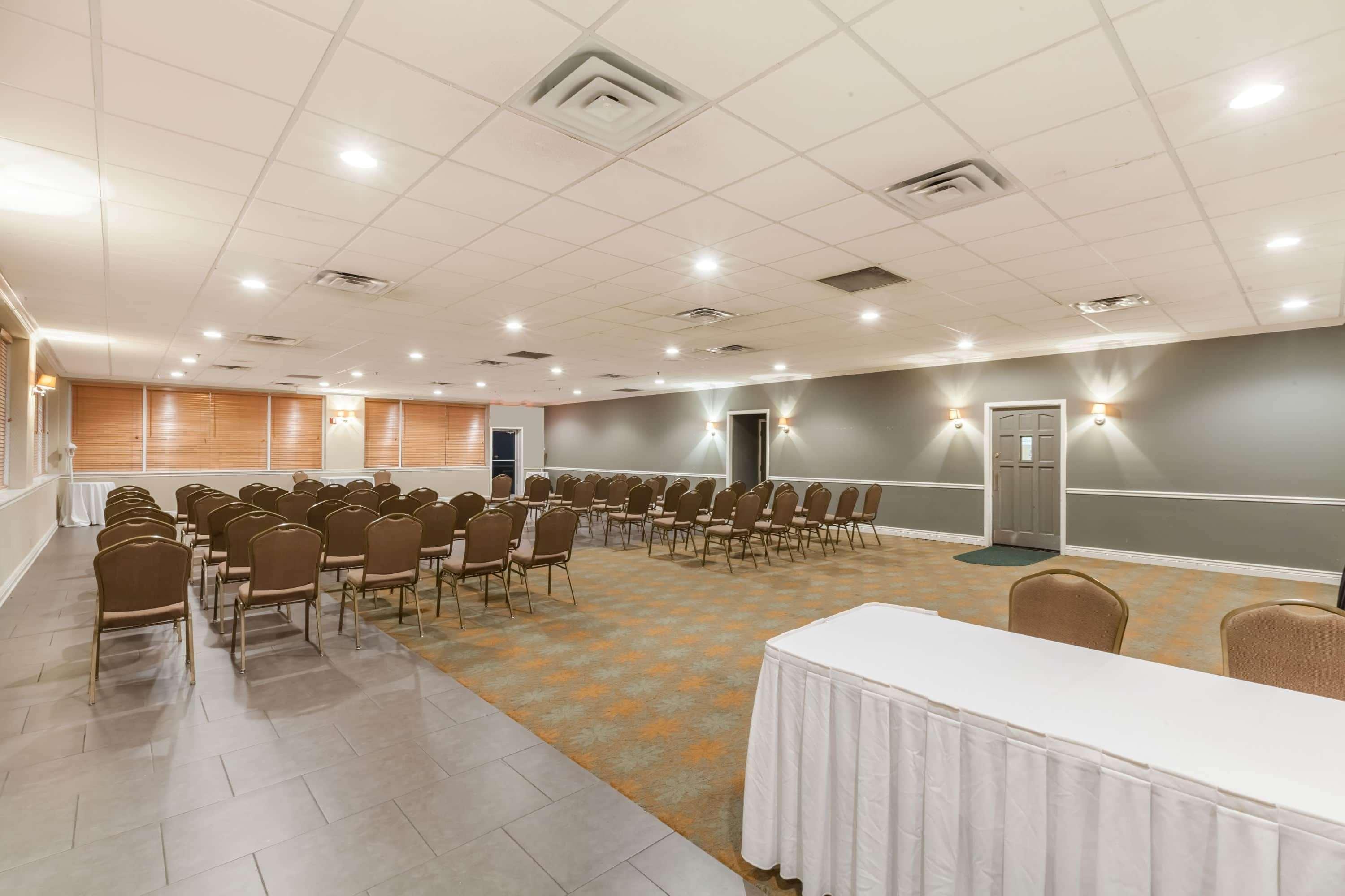 Ramada By Wyndham New Iberia Hotel Buitenkant foto