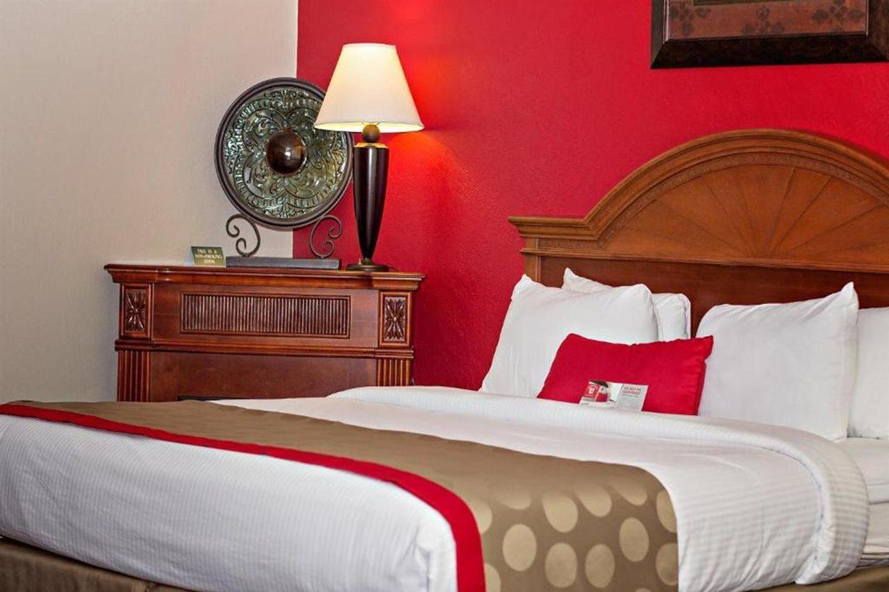 Ramada By Wyndham New Iberia Hotel Buitenkant foto