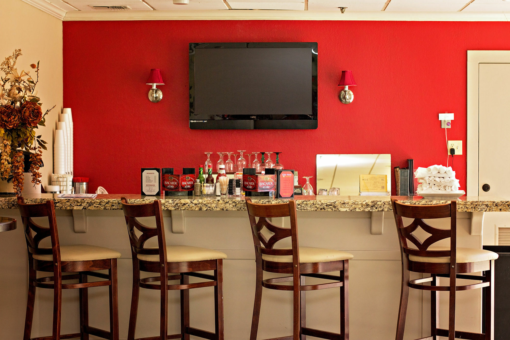 Ramada By Wyndham New Iberia Hotel Buitenkant foto